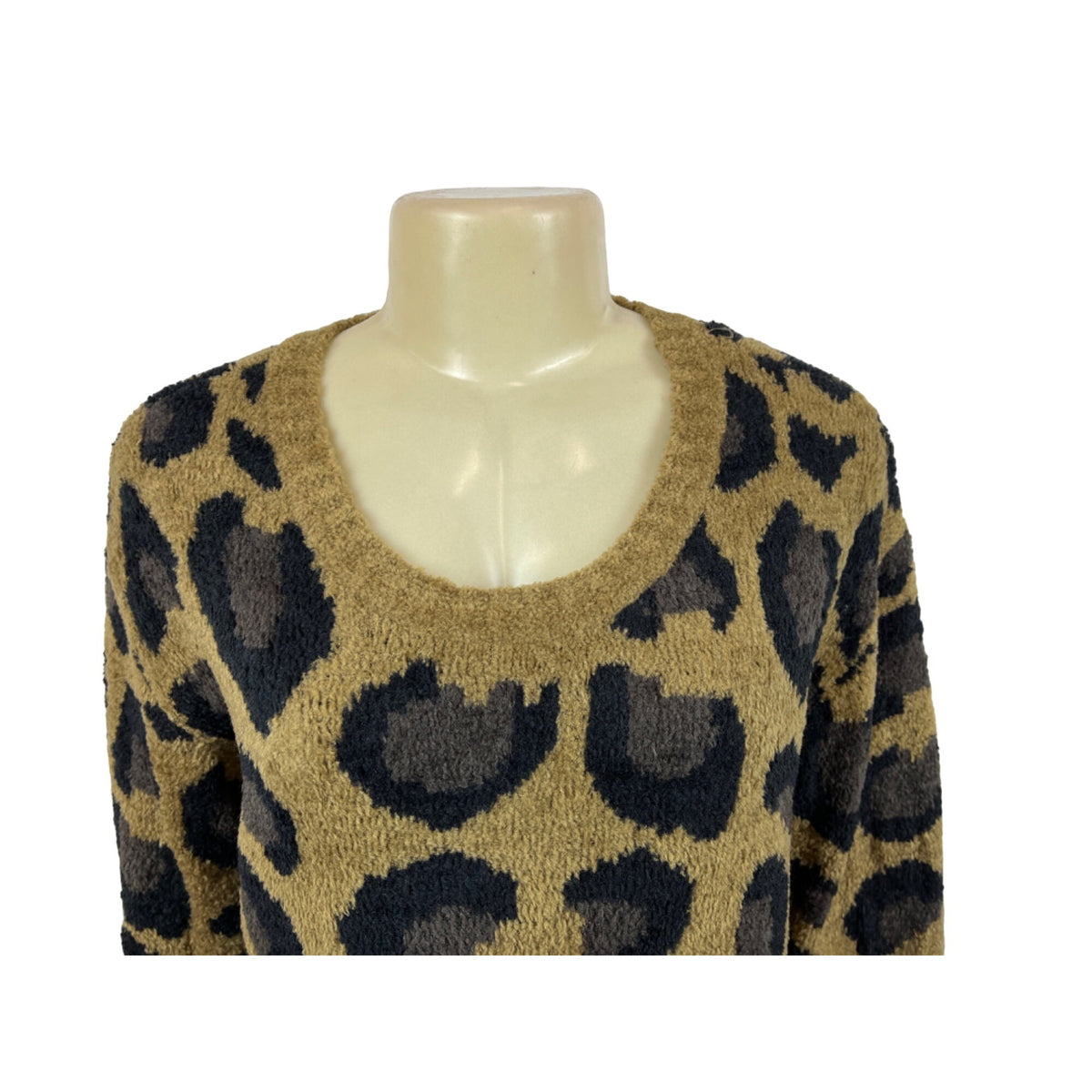 BCBG Maxazria Women's Leopard Print Round Neck Long Sleeve Sweater Sz M