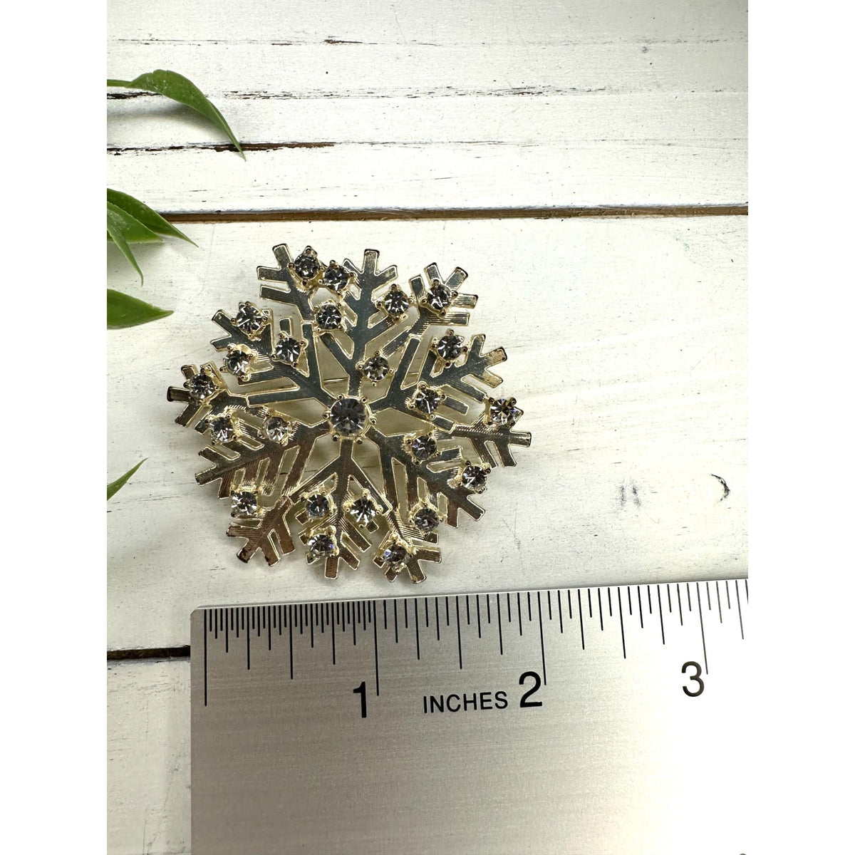 Vintage Silver Tone Snowflake Christmas Brooch Pin with Rhinstones