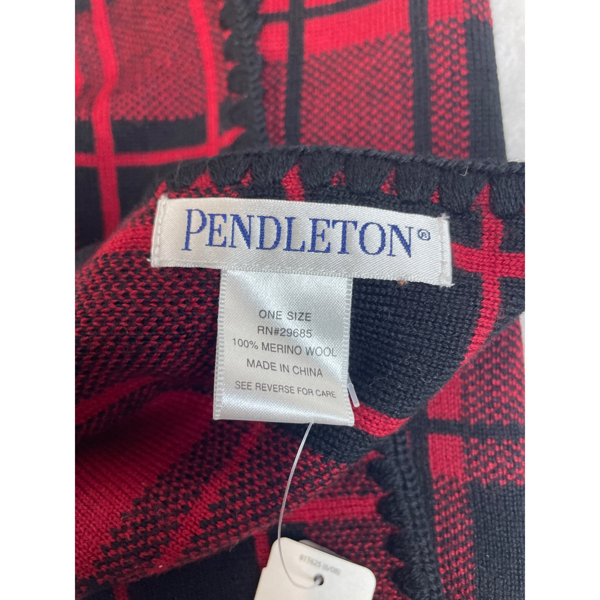 Unisex One Size Pendleton Red and Black Plaid Scarf New