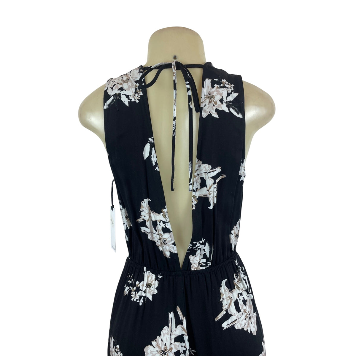 BB Dakota Womens Black Floral Sleeveless Jumpsuit With Tie Back Size Medium- New