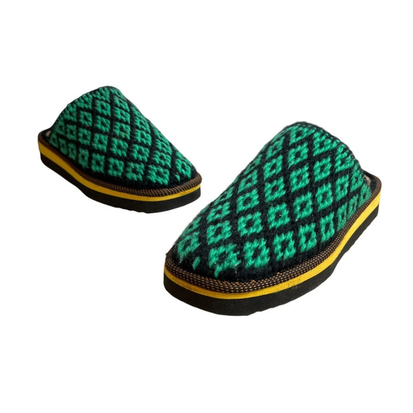 Women's Green & Black Wooven Quilted Pattern Slippers Sandals Size 9.5/10